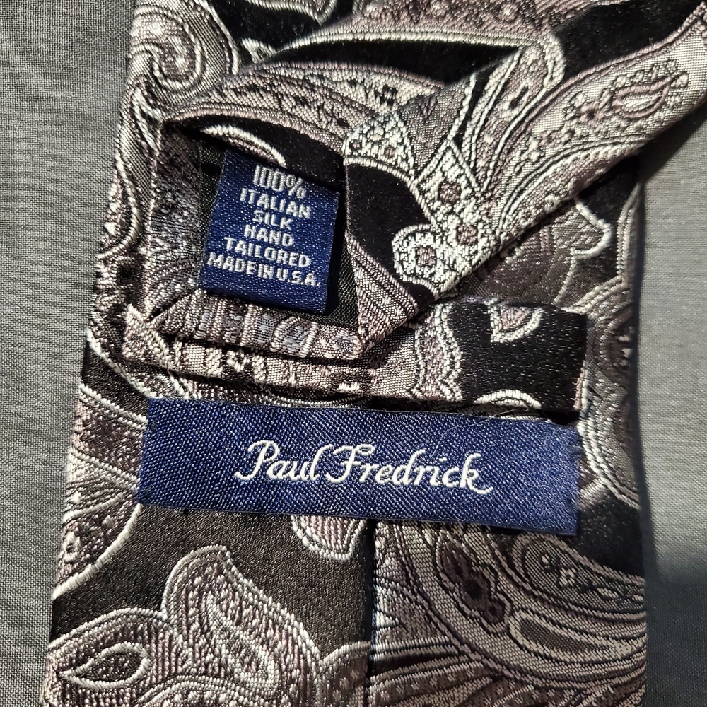 Paul Fredrick 100% Italian Silk Paisley Tie Black Silver Hand Tailored Made USA